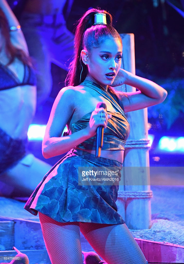Ariana Grande AMAs Performance 4Chion Lifestyle