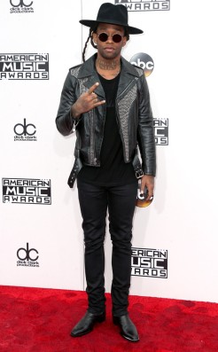 ty-dollar-amas-red-carpet-4chion-lifestyle